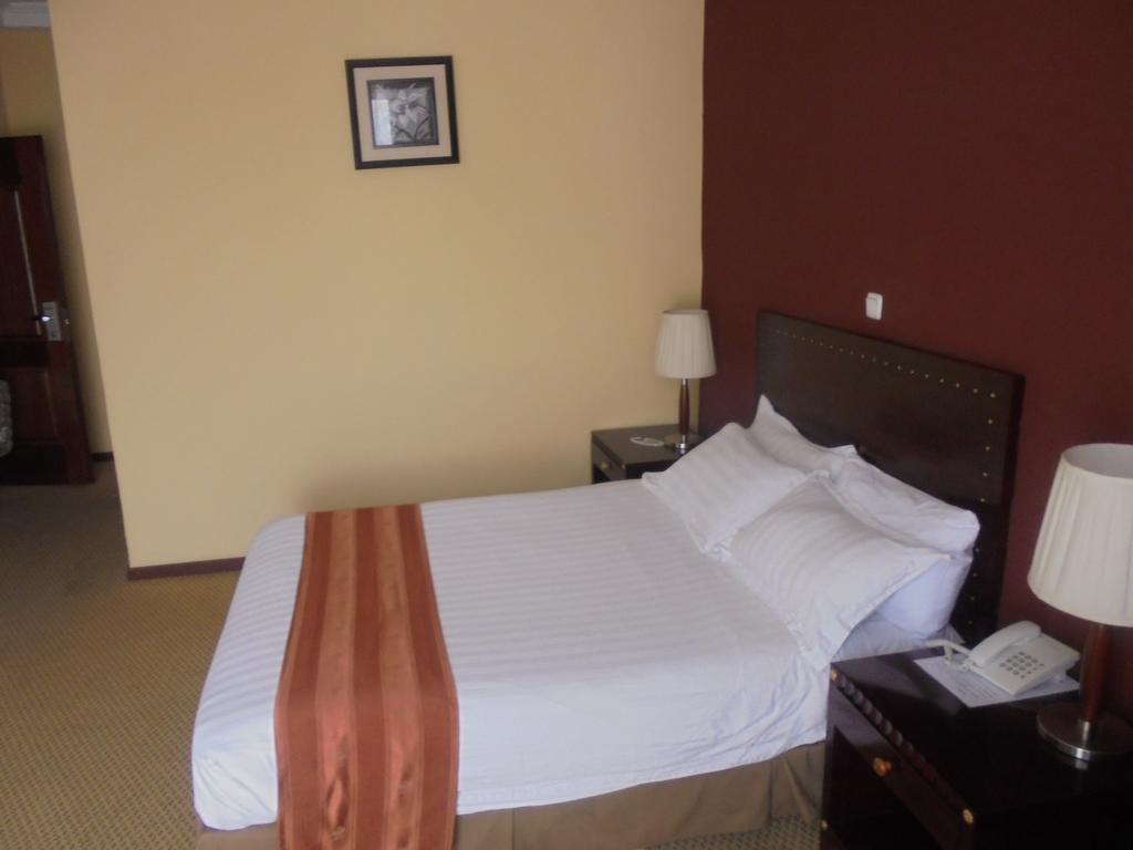 Soramba Hotel Business Plc Adís Abeba Exterior foto